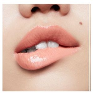 MAC
Patent Paint Lip Lacquer Magic Mirror.